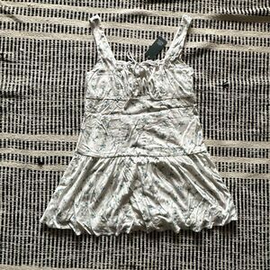 Wild fable Size Large Off white & light blue floral Press NWT